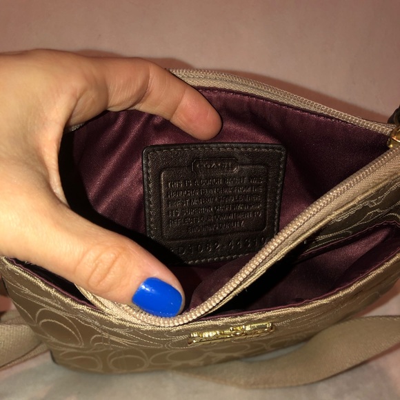 Vintage Coach Crossbody - Picture 5 of 8